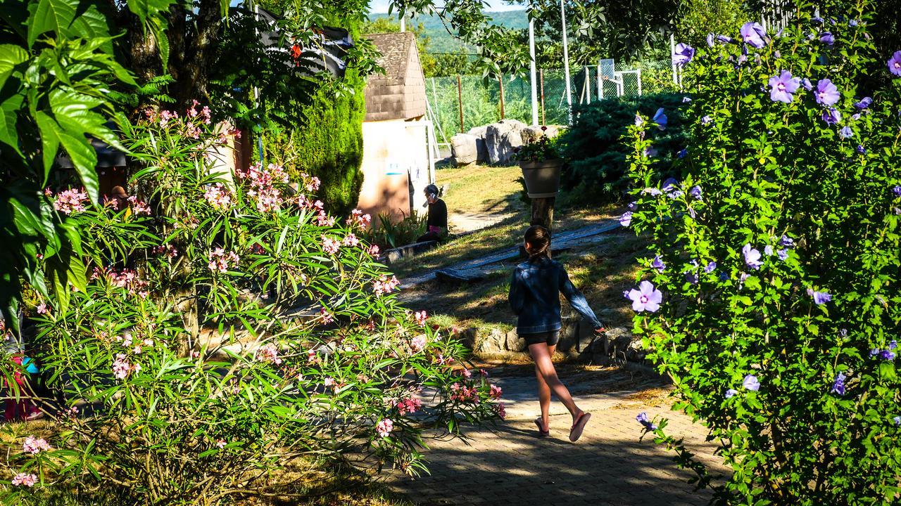Village Vacances Passion La Buissiere 拉博姆 外观 照片